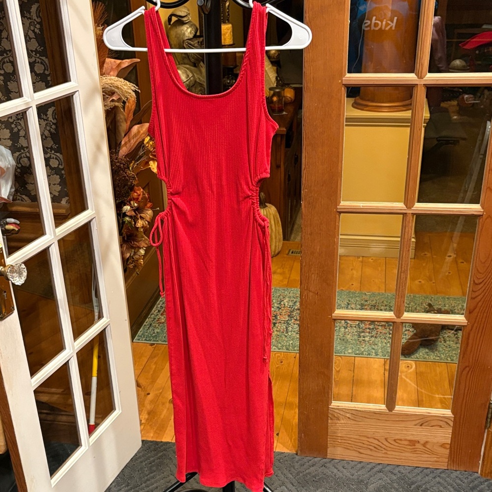 Elegant Red Sleeveless Dress